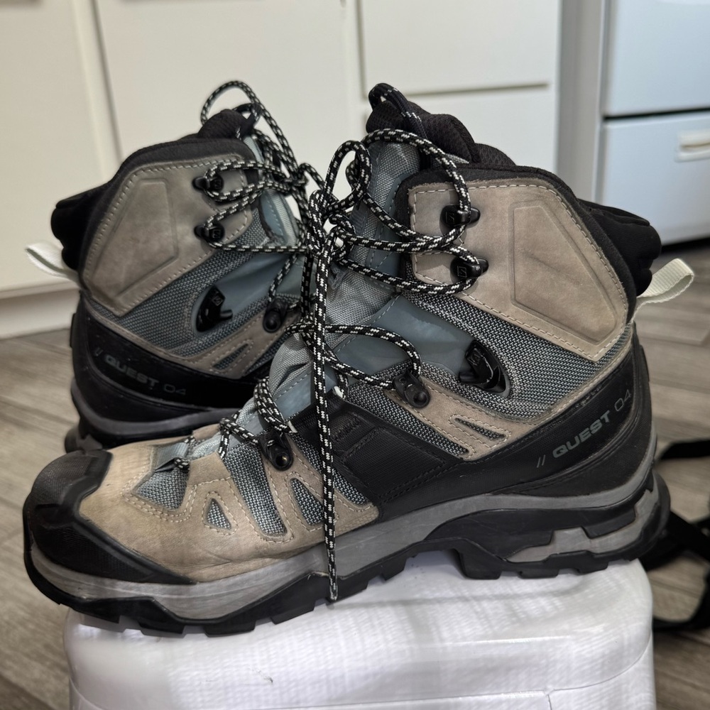 Salomon Quest 4D GTX Women's Boots - Black and Gray